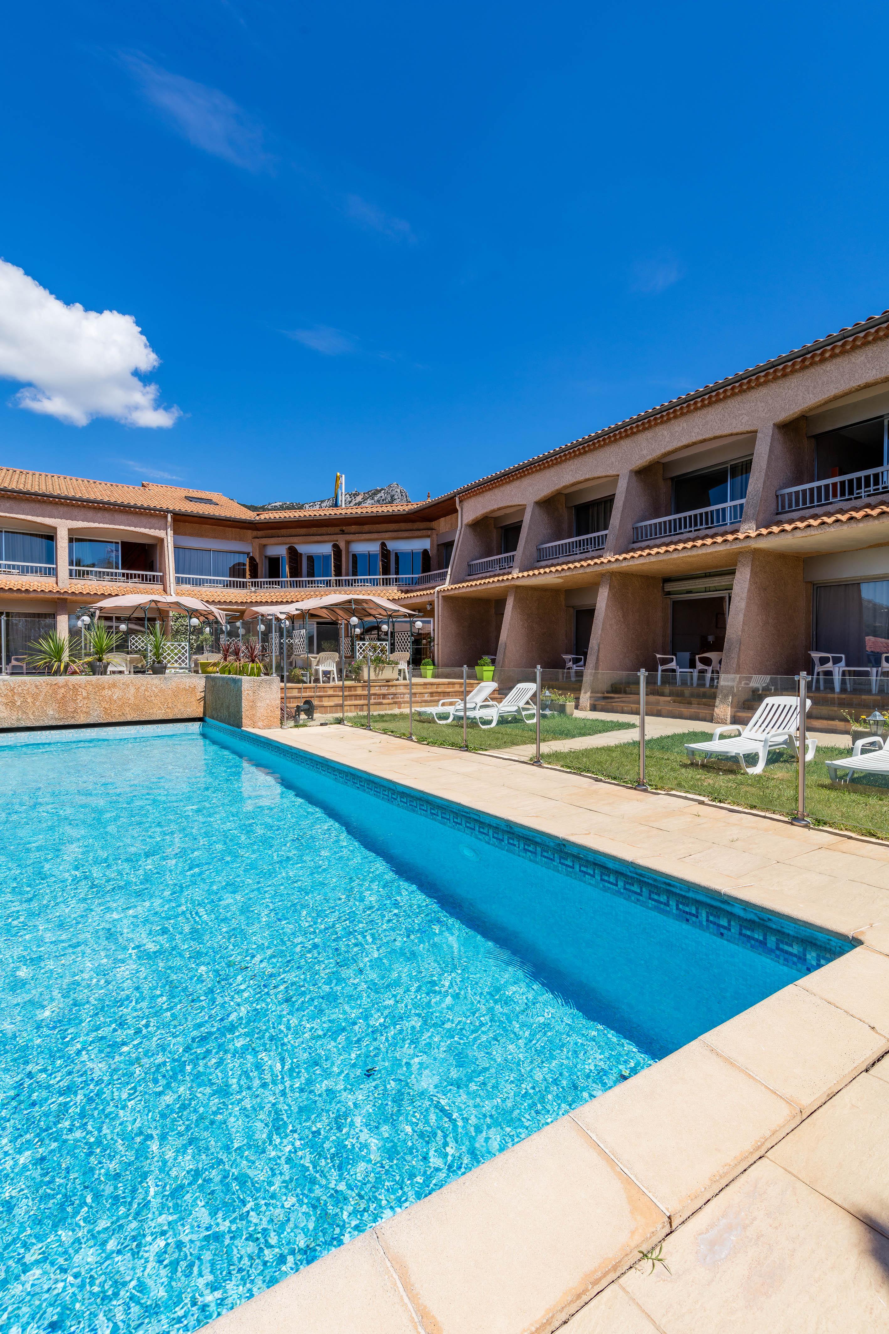 Noemys Toulon La Valette - Hotel Restaurant Avec Piscine Εξωτερικό φωτογραφία
