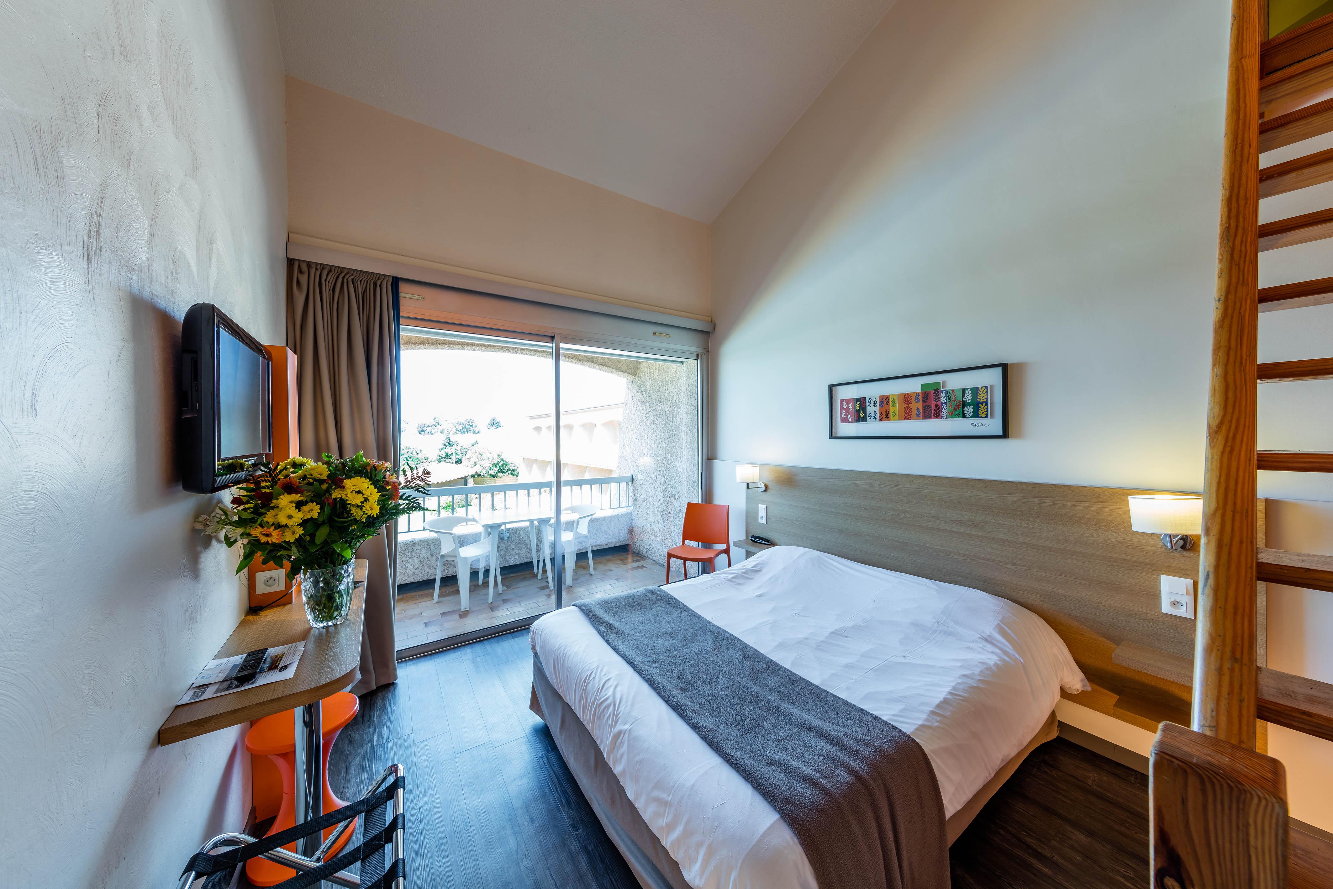 Noemys Toulon La Valette - Hotel Restaurant Avec Piscine Εξωτερικό φωτογραφία