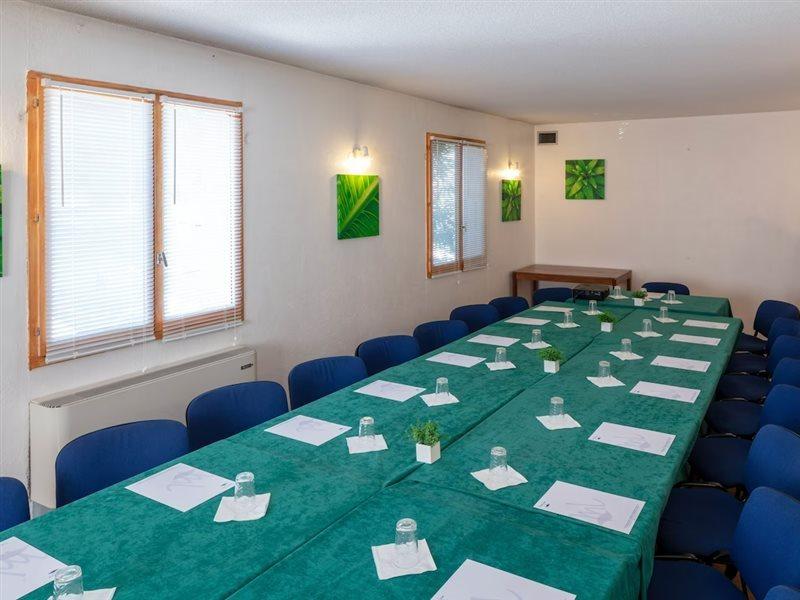 Noemys Toulon La Valette - Hotel Restaurant Avec Piscine Εξωτερικό φωτογραφία