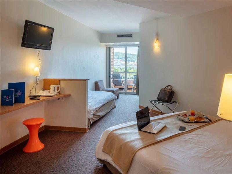 Noemys Toulon La Valette - Hotel Restaurant Avec Piscine Εξωτερικό φωτογραφία